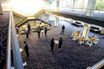 Hilton Munich Park - Foyer Ballsaal Social Distancing